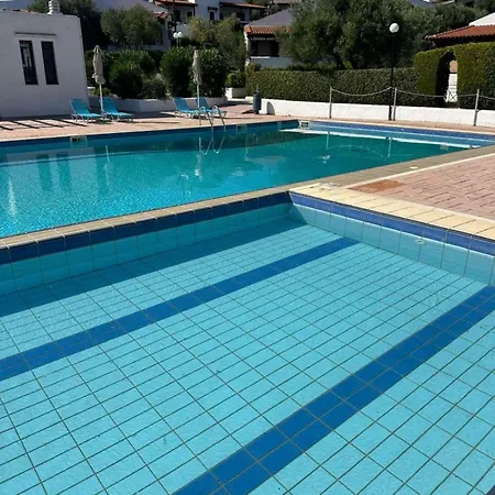 Sea Breeze House 50m From - 2floors- 6guests Hébergement de vacances Gerakini