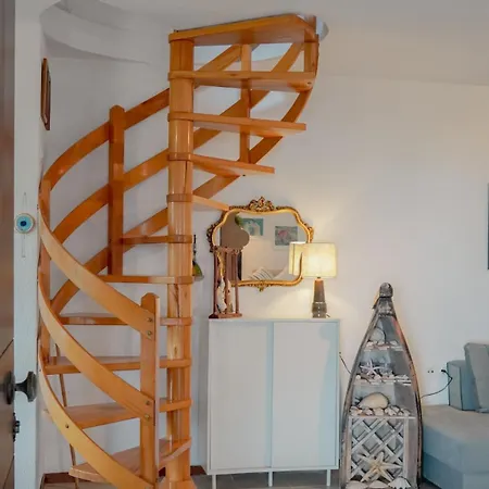 Sea Breeze House 50m From - 2floors- 6guests