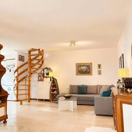 Sea Breeze House 50m From - 2floors- 6guests Hébergement de vacances *