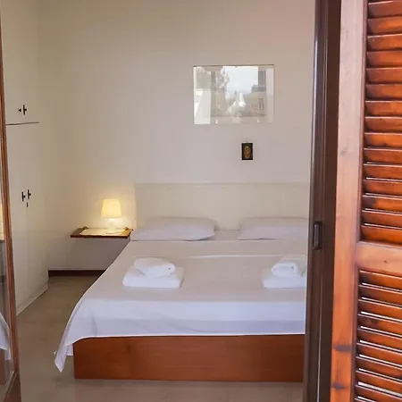 Sea Breeze House 50m From - 2floors- 6guests *