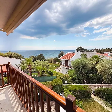 Sea Breeze House 50m From - 2floors- 6guests *