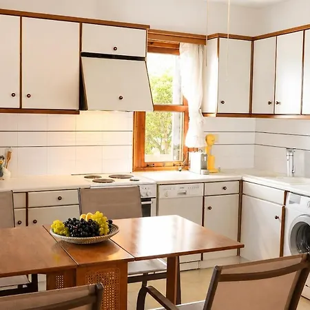 Sea Breeze House 50m From - 2floors- 6guests